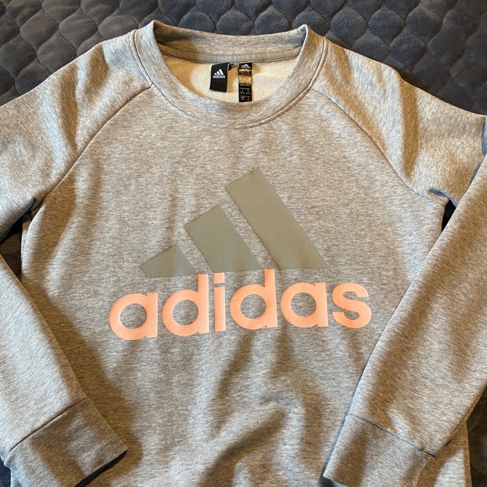 Adidas crewneck sweatshirt size S